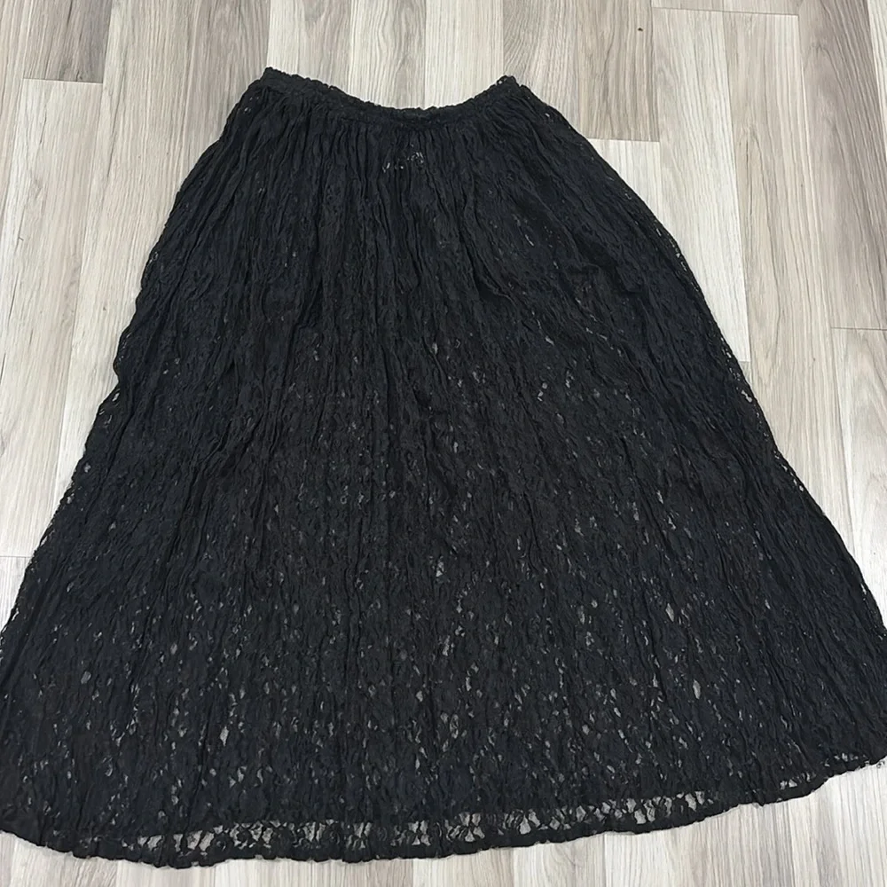 Vintage Express Tricot
All Lace Black Midi Skirt Size L NWT - Picture 2 of 12